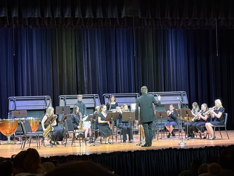 Dist276Atown's tweet photo. What an amazing spring concert tonight performed by our Middle School and High School bands and choirs!  Congratulations to all! https://t.co/2xS7o5TbPQ