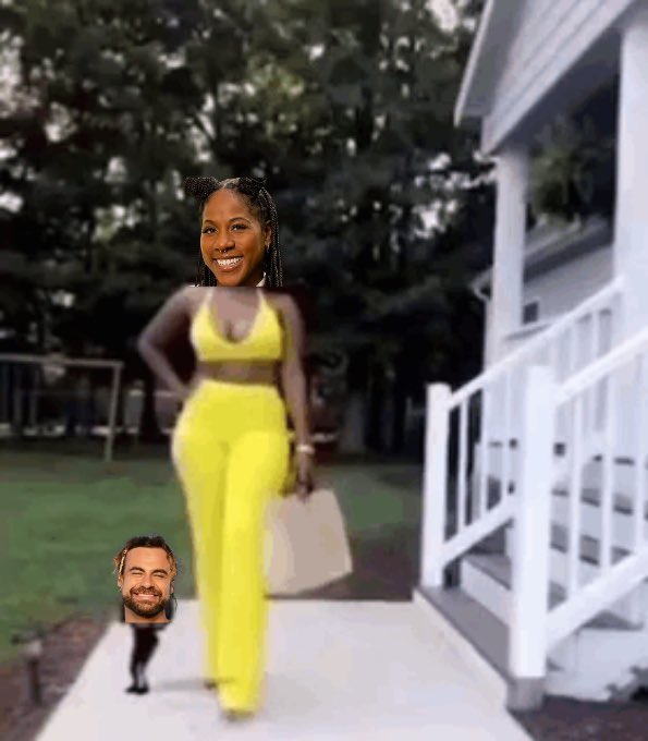 RizgodWatch's tweet photo. Mama a girl behind you #Survivor #Survivor50 https://t.co/c8iwY74D6S
