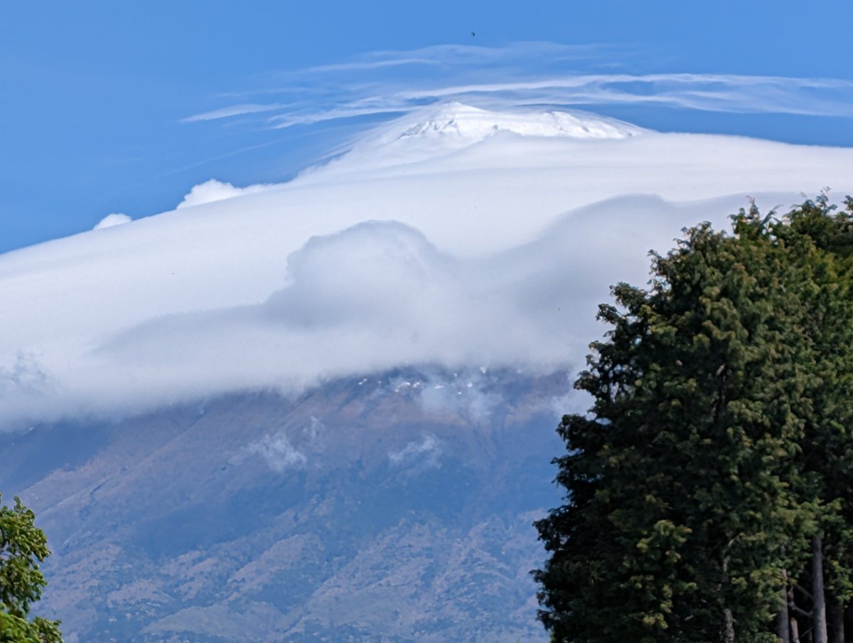 uradonsma's tweet photo. 🗻の雲🤔 https://t.co/vajCPO4kZC