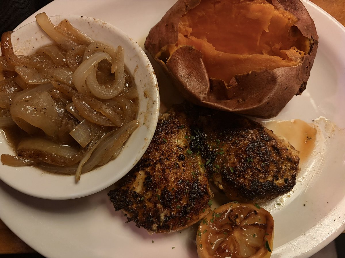 questenjoyer's tweet photo. #EATING DIS ORDER 
530 cals🙏 https://t.co/bwl67JkVOe