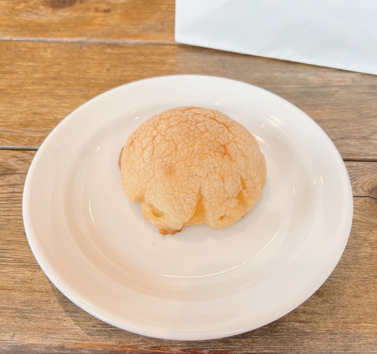ggttooo's tweet photo. 昨日は推し活がてら大好きな有名メロンパンを食べに…♡GARDEN HOUSE CRAFTSの塩バターメロンパン🧈メロンパンガチ勢ではないけど、ここのは「間違いなくこれまでで1番美味しい！」と言えちゃう🙈代官山へ行く際は是非…お店で温めてもらうのがオススメ🫶 https://t.co/NDHZ63fB9K