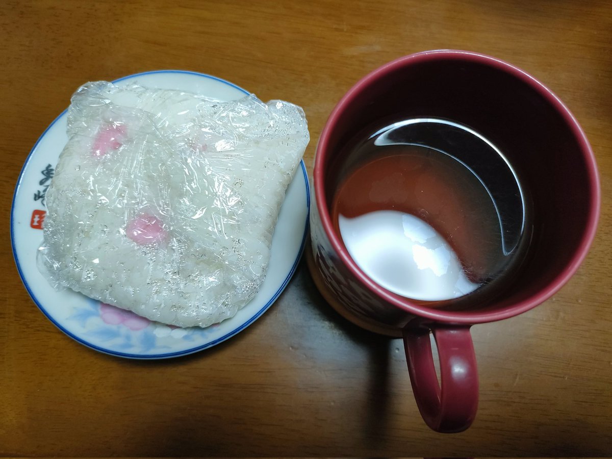 【おじさんの朝ごはん🍚】
おっすぅ〜😙ﾉｼ

整体
一夜明けての状態😗

教えてもらった
ストレッチや
トレーニングをした結果
違和感はあるものの
足の運びがスムーズで
立ち上がる時もラク😄
そんな気がする
ＧＷ明け１日目っ‼️
( ｰ`дｰ´)ｷﾘｯ

では
ご安全に🤗

明日は２日目っ‼️
(