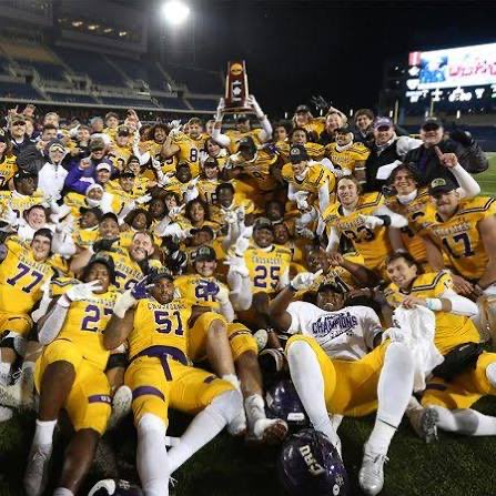 __malique's tweet photo. After a great conversation with @CoachJordyDubb I am Blessed to receive my first collegiate offer ! @CruFootball #gocru   

@TXRecruits @samspiegs @justinwells2424 @gabrieldbrooks @CoachStevensonM @CoachJayJHS @CoachJAllison21 https://t.co/9Db9jU6dap