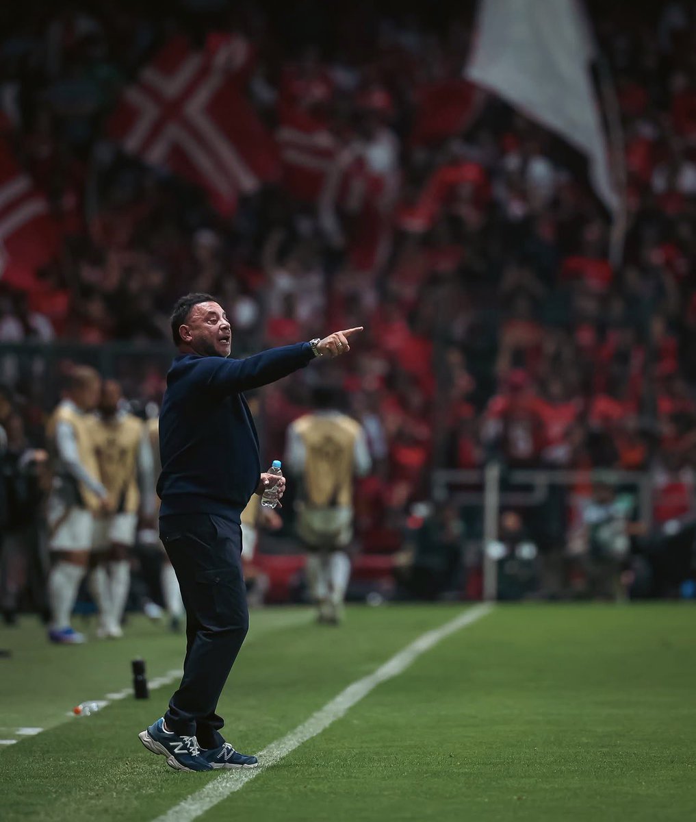 desinformarquez's tweet photo. Lo dije la semana pasada, ese no era el Toluca de Mohamed.

Este culero puede poner a 11 cabrones de tuita y yo le creo, lo que le sabe a este negocio.

Te amo y amaré por siempre, Gordito Querido. https://t.co/sqCAcfC8i2