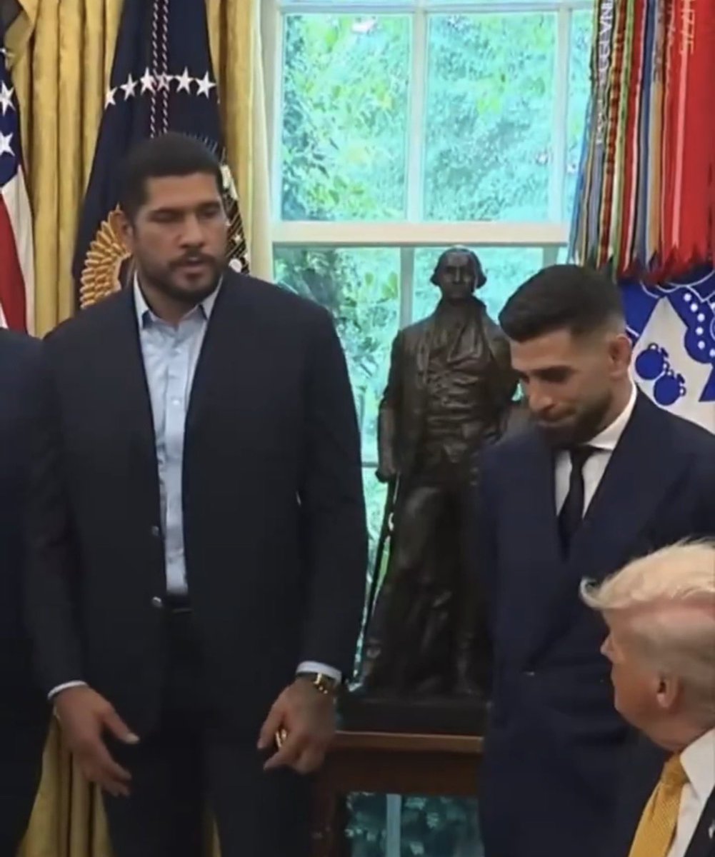 why are they both stood like they’re presenting a school project where Alex Pereira did all the work and Ilia Topuria did nothing