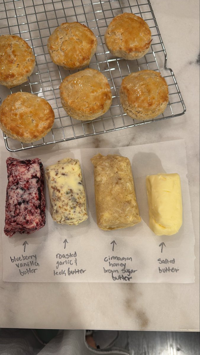1girl1library's tweet photo. made homemade butter and biscuits ￼😋 https://t.co/7kSjuknMdH