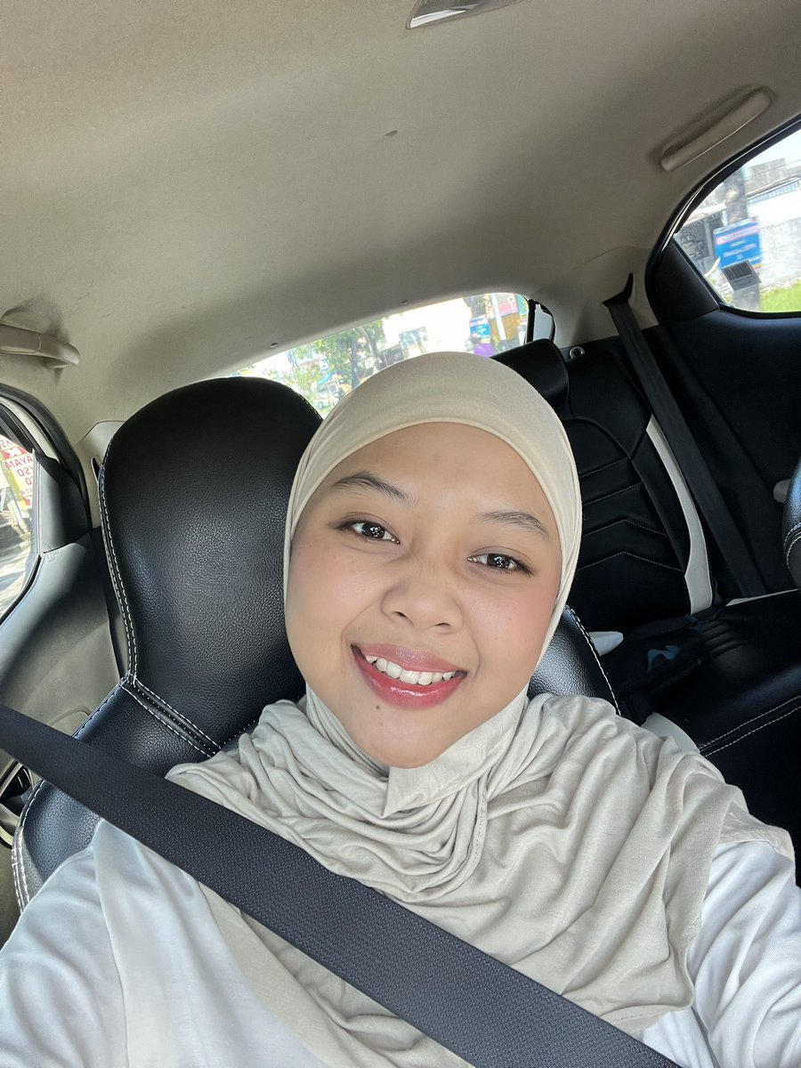 icaklisya's tweet photo. laluuu….. aku mencoba another hijab instant lagii yg ini sih kata orang2 best ya dupe nya lafi** (cuma gatau ya aku blm pernah beli)🧏🏻‍♀️ ini sih paling best yaa dari keduanya td dan sering kupake dan aku ampe beli lagiii. 100%💌🫰🏻😍coba deh. yang OVAL ya

https://t.co/G7aaRm7opI https://t.co/id3Vpqgwyk