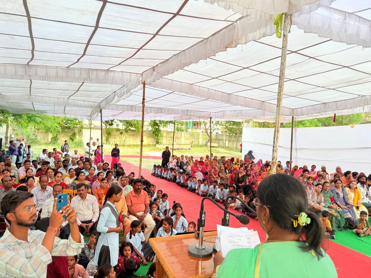 #शिलान्यास_समारोह आज अजमेर के राजकीय बालिका उच्च माध्यमिक विद्यालय, अजयनगर में कक्षा-कक्ष, हाल कक्षों की मरम्मत, स्मार्ट क्लास, नंदभवन, वॉलीबॉल कोर्ट, बालिका शौचालयआदि का निर्माण कार्य लागत राशि 147.10 लाख रूपए काशिलान्यास"अजमेर दक्षिण विधायक श्रीमती अनिता जी भदेल द्वारा किया गया