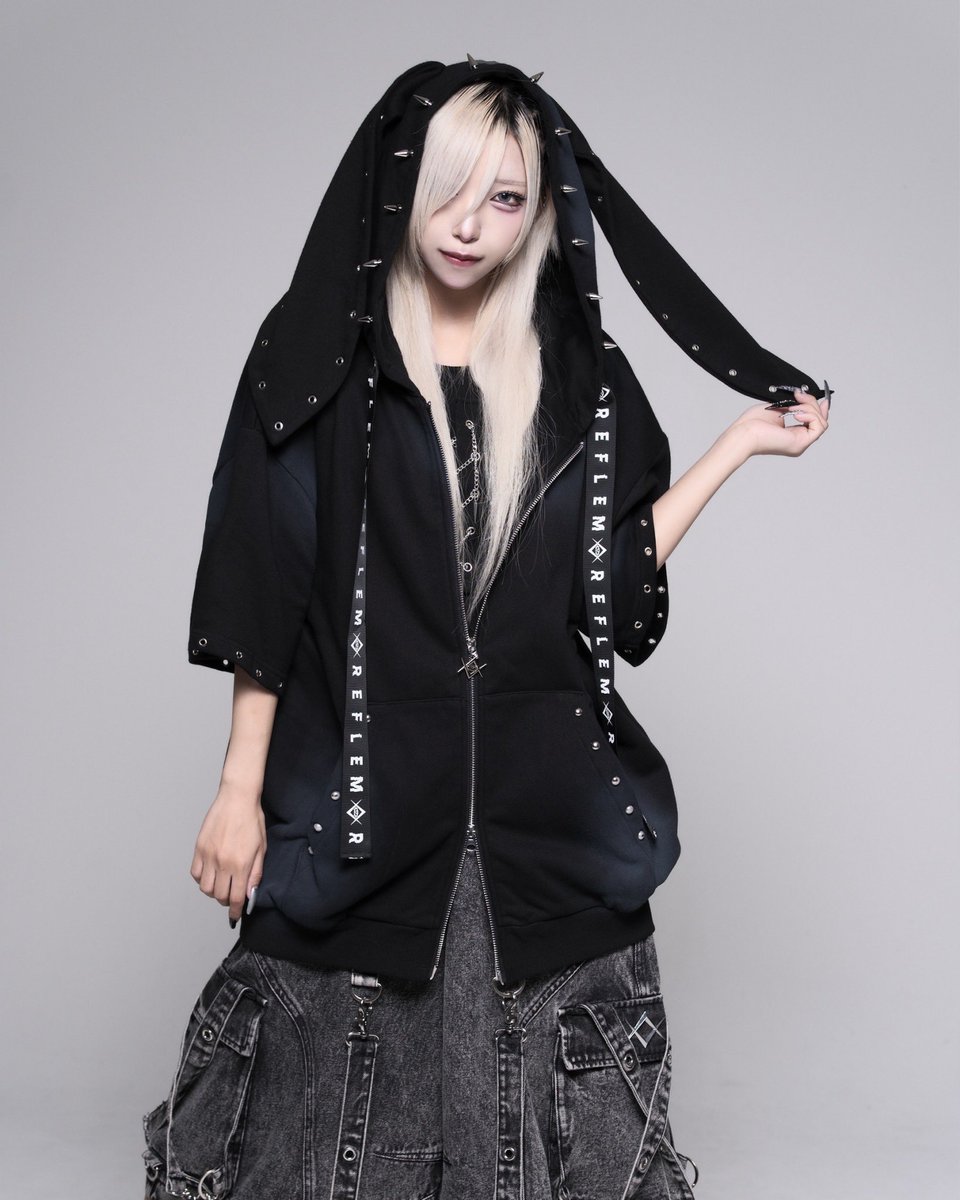 美品‼️REFLEMうさ耳パーカー地雷系 REFLEM【レフレム】ファー付きうさ耳ジップパーカー/全2色