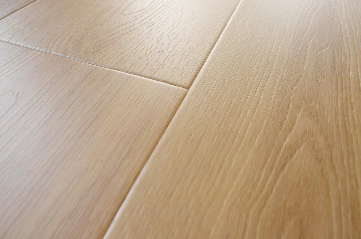 PridonF's tweet photo. ✨Elevate every plank with our Pressed Bevel Technology (LSPC/WPC exclusive).    No sharp edges. Just smooth, rounded transitions and hyper-realistic wood-grain flow—because great design is in the details.    See the difference authentic craftsmanship makes.     #PressedBevel https://t.co/OxzGkm1K2L