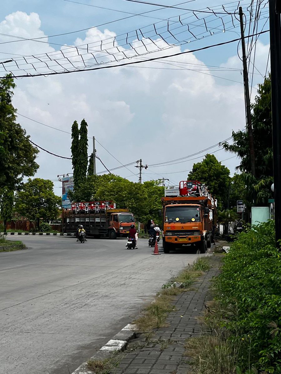 kaekaisditya's tweet photo. Koperasi Desa tidak bercerita, tiba-tiba pengadaan Tosa 🤝 https://t.co/mmxdYpftDs