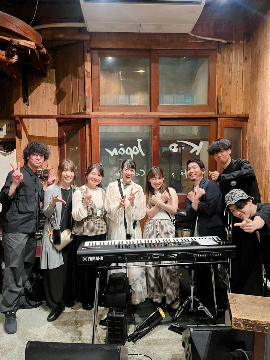 kanako_hara_'s tweet photo. IKU×はらかなこ
名古屋2manありがとうございました！
おかげさまで楽しい1日でした！
Ba 内田匡俊
Per 小久保"bon"里沙
初めてのトリオでしたが同じ景色を見てくれる繊細でダイナミックな演奏で最高でした！
IKUちゃんバンドもかっこよかった✨
ハポンさんも落ち着く癒し空間でした。
またいきたい！
日帰りでバタバタでしたが、ありがとうございました✨

#awaitingspring
#はらかなこ