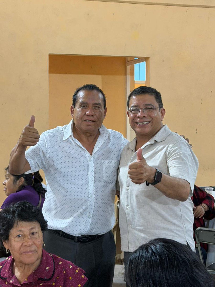 PRI_Tlaxcala24's tweet photo. Acompañamos a nuestro amigo Francisco Cuéllar García en un gran evento familiar en la colonia La Joya, celebrando a las mamás y a las niñas y niños de Tlaxcala. 🙌🏻

Con unidad y cercanía seguimos trabajando por las familias tlaxcaltecas. ❤️
#ElPRIMeLate #PRITlaxcala https://t.co/mb5Bmhle5r