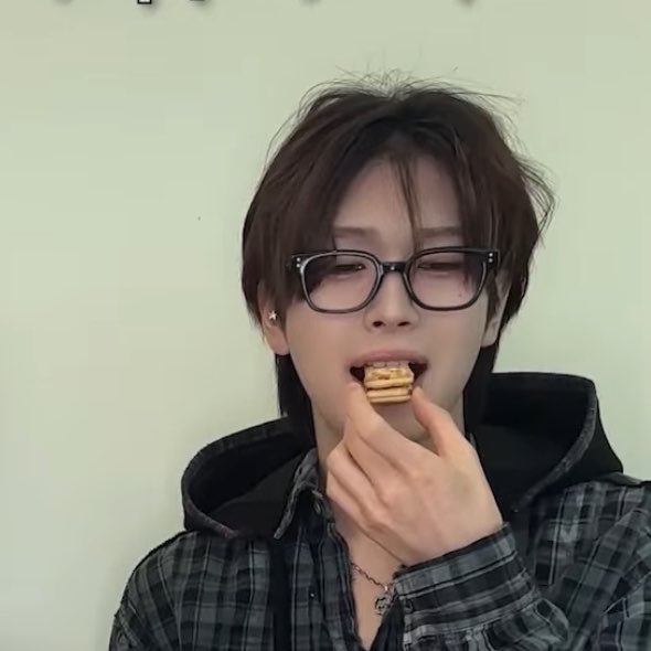 해파리♡ tweet media