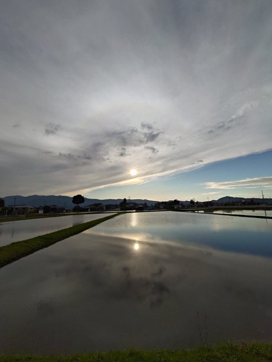 2usa7usa's tweet photo. ＃昨日の空 https://t.co/7y5DyG3t8y