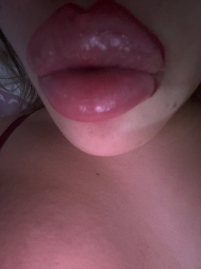 mami’s lips so plump and yummi :3 https://t.co/Y7KJCOV9Kr