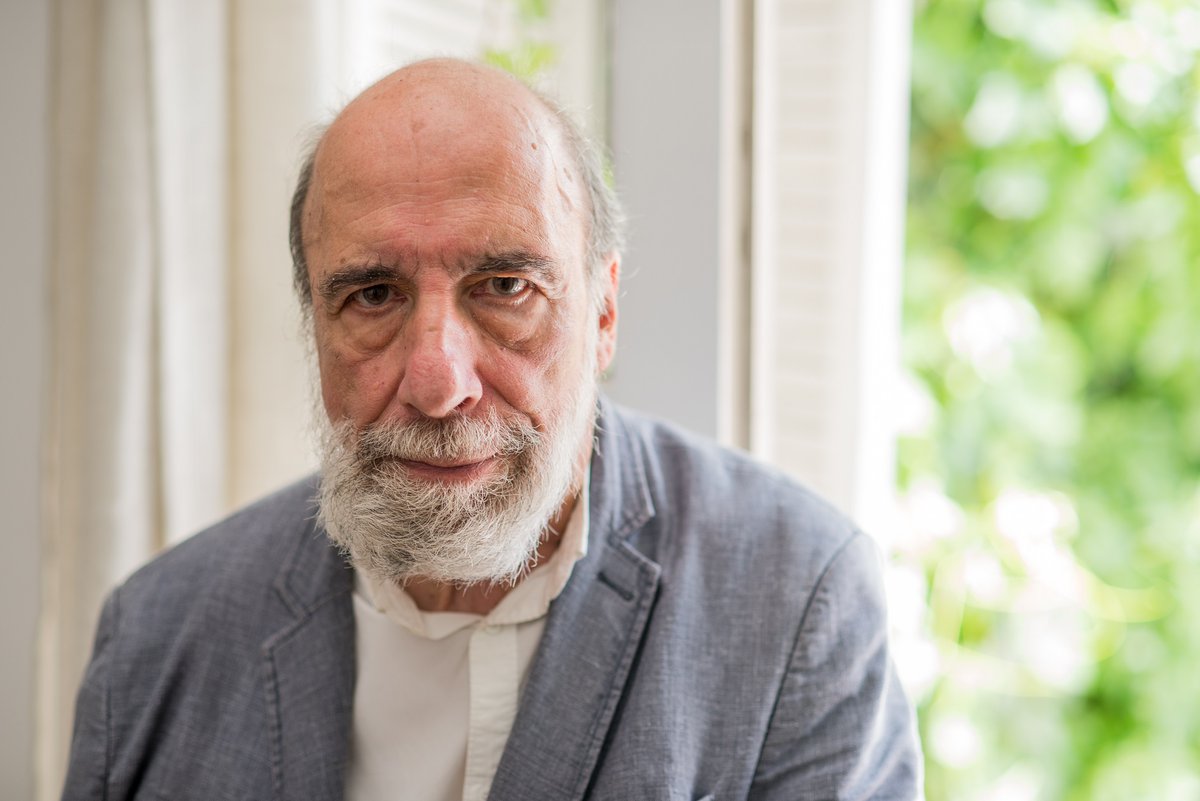 🥳🙌 ¡La poesía latinoamericana tiene motivos para celebrar! Raúl Zurita (<a href="/ZuritaRa/">Raúl Zurita</a>) ha sido galardonado con el Premio Griffin de Poesía 2026 (<a href="/griffinpoetry/">Griffin Poetry Prize</a>), reconocimiento a una trayectoria que ha llevado la palabra poética más allá de todas las fronteras y ha hecho de ésta