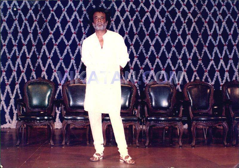 நான் அரசியலுல இல்ல...

ஆனா நான் இல்லாம இங்க அரசியலும் இல்ல..... 

Say My Name <a href="/rajinikanth/">Rajinikanth</a> 🥰🥳🥳🥳🥳🥳🥳🥳🥳