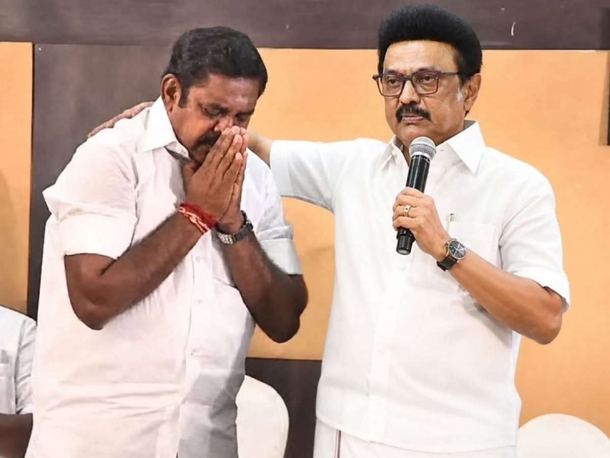 தம்பி வா.. டயரை நக்க வா. 😭😂

சித்தப்பு சிக்குனு சிக்குனு வராறே.. வராறே..🤭
வந்து டயர் நக்க போறாரே போறாரே 🕺💃🏻🧑‍🩰