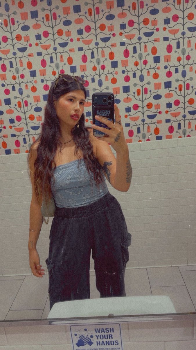 seasianprincess's tweet photo. miss me 
miss me
beg and plead to kiss me

and guess what ? i’ll reject you and you’ll still give me your card to swipe 

in fact, i guarantee you’ll tell me thank you as you place it in my pretty, perfect hands https://t.co/92xetl8vsc