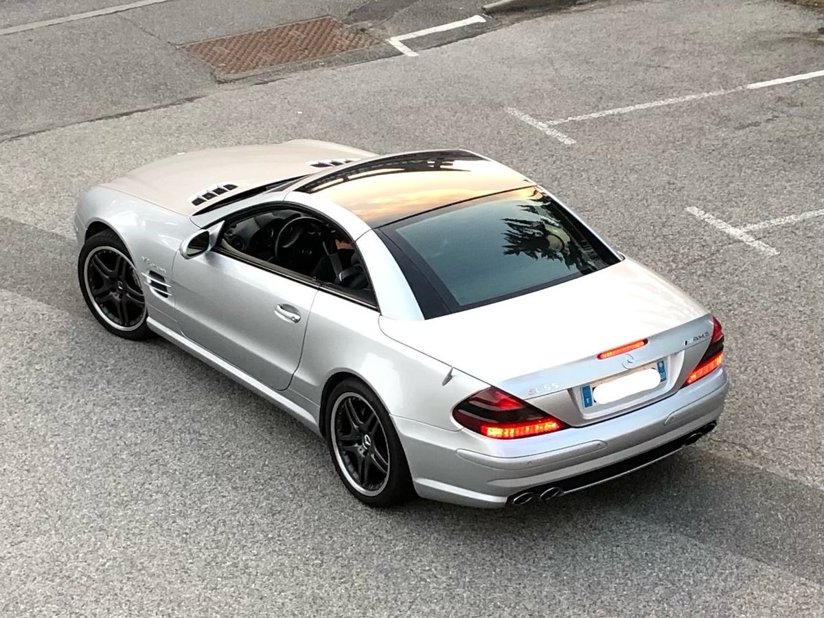 Kid_Funkster's tweet photo. @__el__toro__ @spoon334 @ceadgroup @elecclassiccars @renault_fr @renaultgroup I know excalty what u mean… I’ve already this one in my secret garage 😎 #Dangerous #SL55AMG #V8 #500hp 🤯 Amazing Sound! 🏁 https://t.co/3EwqWC6F6J