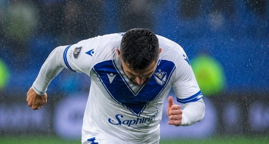 ExCMdeVelez's tweet photo. Sabes que el partido se complica cuando lo ves a Elias Gomez volviendo así https://t.co/BSfWAatFgv