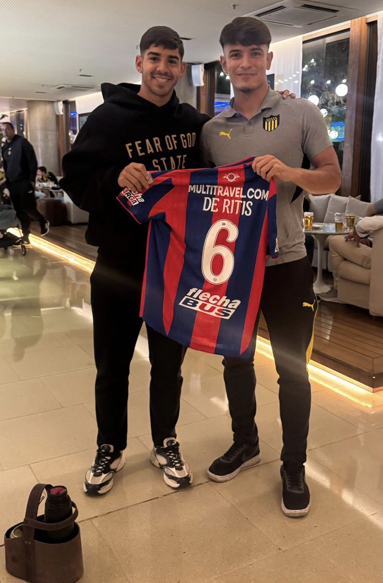 El ex #Peñarol Mathias De Ritis, presente en el Hotel de Puerto Madero donde se aloja el plantel Mirasol.