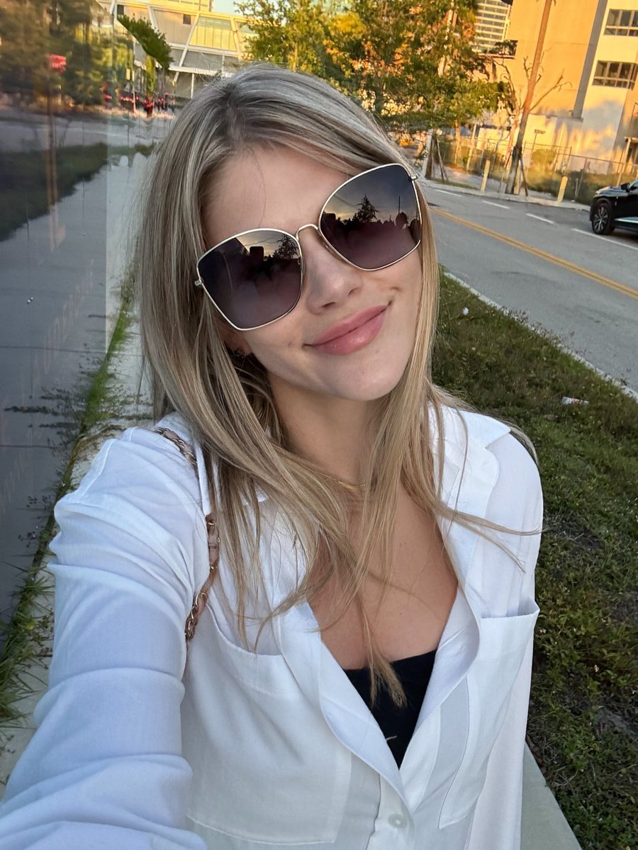 Kate_L_Mosso's tweet photo. I did some charity work today tutoring HS kids in all subjects. Very rewarding and always looking for new recruits!  if you’re interested dm me!!!! I do it several times a week, wherever I am … See u at the @consensus2026 party at 11! https://t.co/GpErQQcmkI