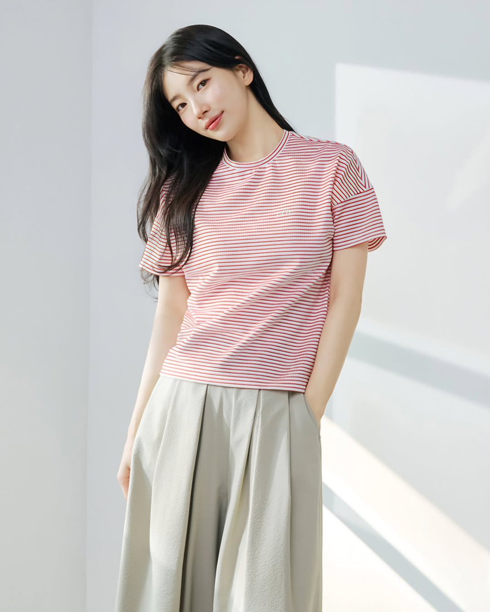 Kykorg1's tweet photo. @skuukzky #배수지 #baesuzy #managementsoop #수지 #k2 https://t.co/gebB41AeQy