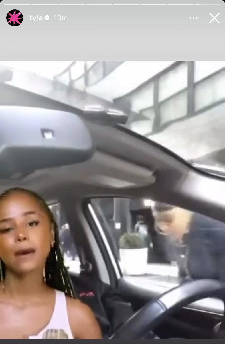 navybih's tweet photo. so instead of addressing the narrative she already created she’s adding more fuel to it ….alright girl https://t.co/lVdY3pYj5r