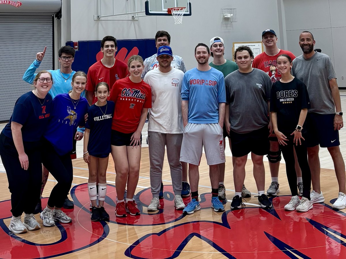 BradSheffield's tweet photo. 2nd Annual Ath Comm Staff vs. Student Outing 🦶⚽️

Second straight staff dub‼️ #WhoGetsShutoutInKickball

Missing several peeps who had to leave before pic. https://t.co/A2s9XZJkLe