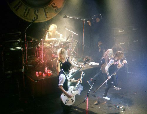 EnconciertoRNB's tweet photo. GUNS N ROSES - ROCKET QUEEN

#EnConcierto
#PrimerMiercolesDelMes https://t.co/N2frHbGM0y
