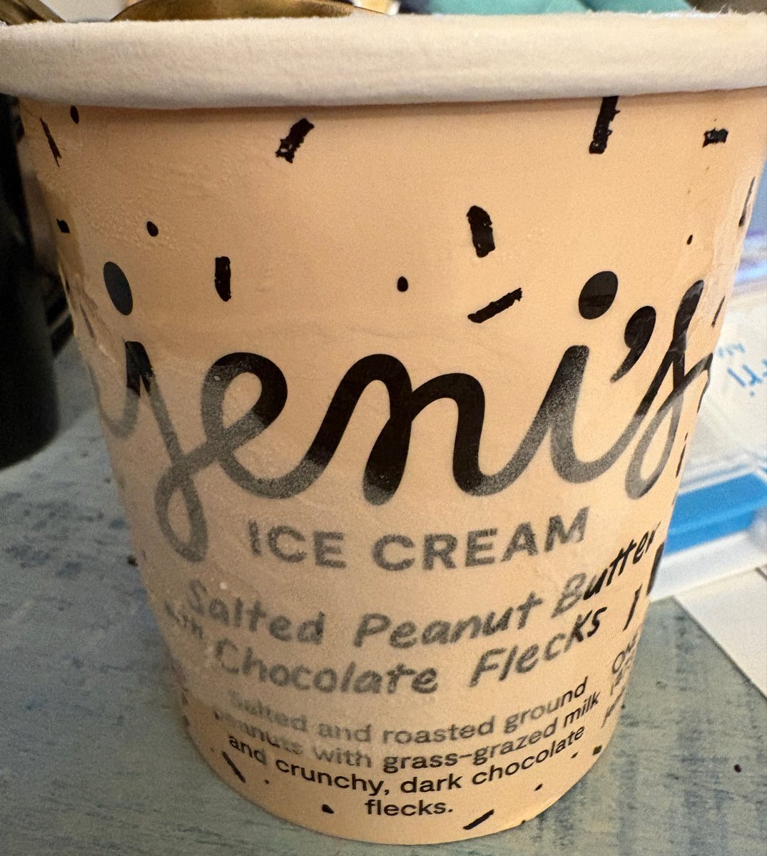 goodbreffis's tweet photo. The math checks out.
I can eat two pints a day and fall right in line with a 2000 calorie diet.
#health #cleanlivin #MAHA https://t.co/80q3649saU