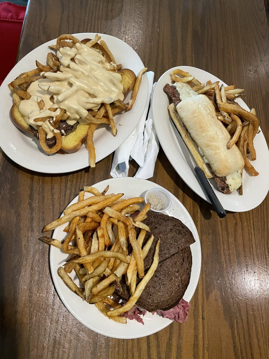 slodess's tweet photo. Peoria, IL, including a photo taken moments before The Incident™️ that would cause me to rank Peoria lower than Springfield https://t.co/LLpwLv2ly1