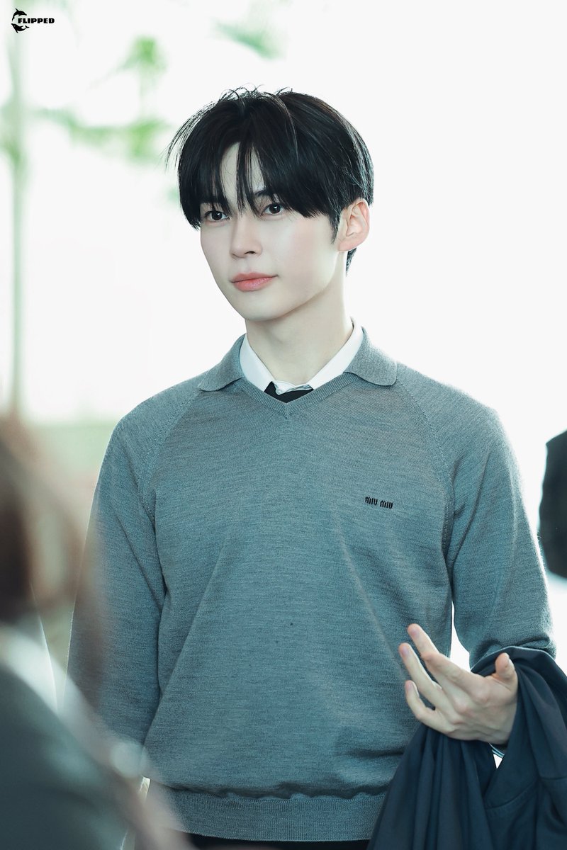 260507 ICN HQ

온도차 미쳤다

#성한빈 #SUNGHANBIN #成韩彬 #ソンハンビン
#ZB1 #ZEROBASEONE  #제로베이스원