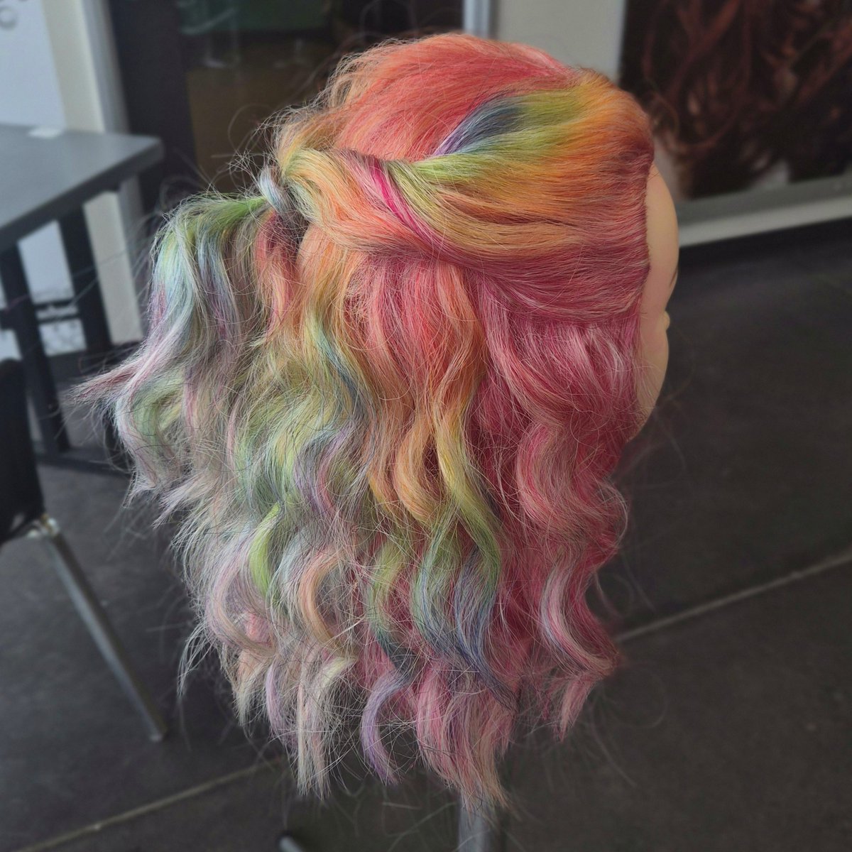 lindstagram's tweet photo. things i did: THAT! ���🌈 https://t.co/4KZvoNMic7