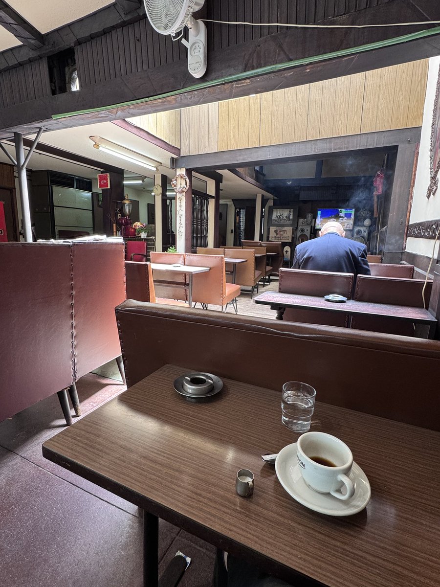 2BChannel2019's tweet photo. 喫茶ユニオンから、そろそろSUGATAギャラリーへ https://t.co/tpzGlGbiox