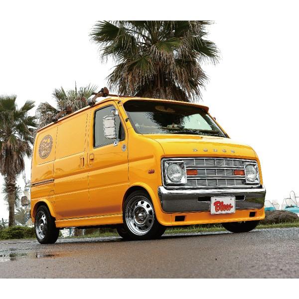 AntKoolaid's tweet photo. They do make these awesome american van themed body kits for the vamos and I may have to get one!!! Pretty sweet! https://t.co/WVhzUFHyUJ