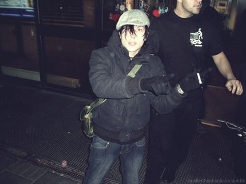 Frank Iero Hourly tweet media