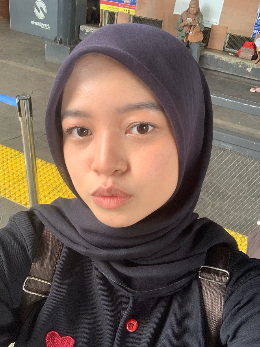 rere 𝜗ৎ tweet media