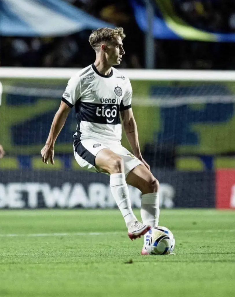 Jugador que recupera, que distribuye, que deja todo, con ustedes el mejor mediocampista que tiene Olimpia.

¡Juan Fernando Alfaro!🔥