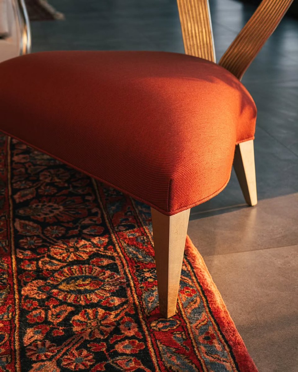 Christopher_Guy's tweet photo. A beautiful living room setting shaped by graceful curves and warm tones. Featuring the Ginevre sofa, Arpa chairs, and Galaxy coffee table, this composition brings together refined comfort, artistic form, and timeless Christopher Guy elegance.
All available at hamandi.interiors. https://t.co/SztNhI40K5
