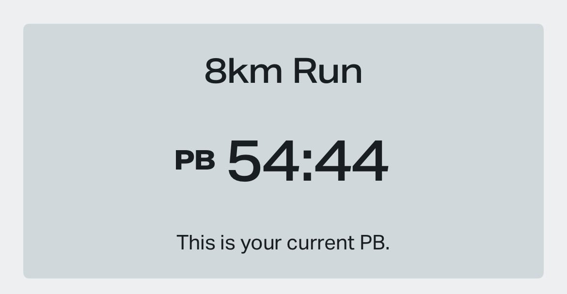 오늘 러닝은 8km 
이따 저녁에 하체 20분 짧고 굵게 할 예정