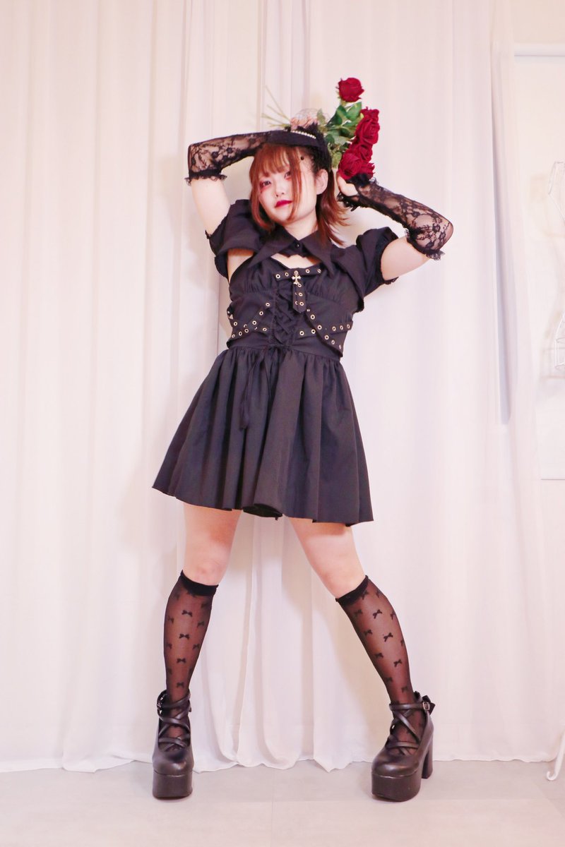 yu_pnkt's tweet photo. 『少女埋葬』『少女転生』
ありがとうございました。

ステージに立つようになってから
7年もの月日が流れていった中で
僕のコロコロ変わっていく芸風とかステージをいつも誰かしらが面白いと思って観てくれて居たから
昨日まで柊ゆうとしてステージに立ち続けてこれました。

セルフのソロアイドル推してること、セルフのソロアイドルのイメージ、少しでも良くなってきてたらいいな

8年目もできないと言われたこと全部実現していくので
適度に面白がってくれたら嬉しいです。