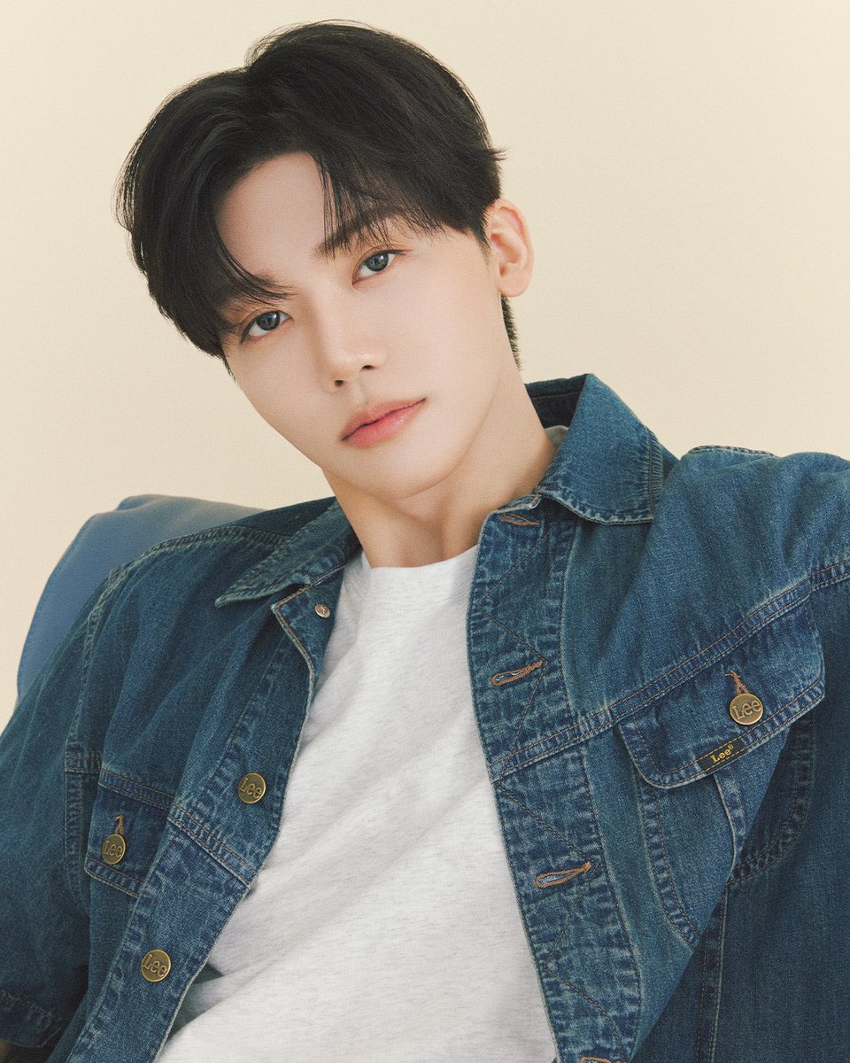 (+) 𝗟𝗢𝗢𝗞 𝟭 —【Lee ’26 SUMMER collection with Jaemin】 

𝗟𝗲𝗲 𝗦𝘂𝗺𝗺𝗲𝗿 𝗣𝗹𝗮𝘆𝗹𝗶𝘀𝘁
𝖳𝗁𝖾 𝗌𝗈𝖿𝗍, 𝖿𝗅𝗈𝗐𝗂𝗇𝗀 𝗆𝗈𝗆𝖾𝗇𝗍𝗌 𝗈𝖿 𝗌𝗎𝗆𝗆𝖾𝗋 𝖺𝗋𝖾 𝖼𝗈𝗆𝗉𝗅𝖾𝗍𝖾𝖽 𝗐𝗂𝗍𝗁 Jaemin’𝗌 𝗏𝗂𝖻𝖾.

JAEMIN FOR LEE JEANS
#JAEMINxLeeJeans