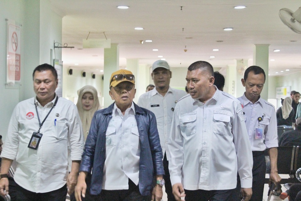 merantikab's tweet photo. Tingkatkan Mutu Pelayanan RSUD Kepulauan Meranti, Bupati H. Asmar Kaji Banding ke RSUD Karimun detail di https://t.co/k1EoZfjOMA https://t.co/M7cgXr3W1d