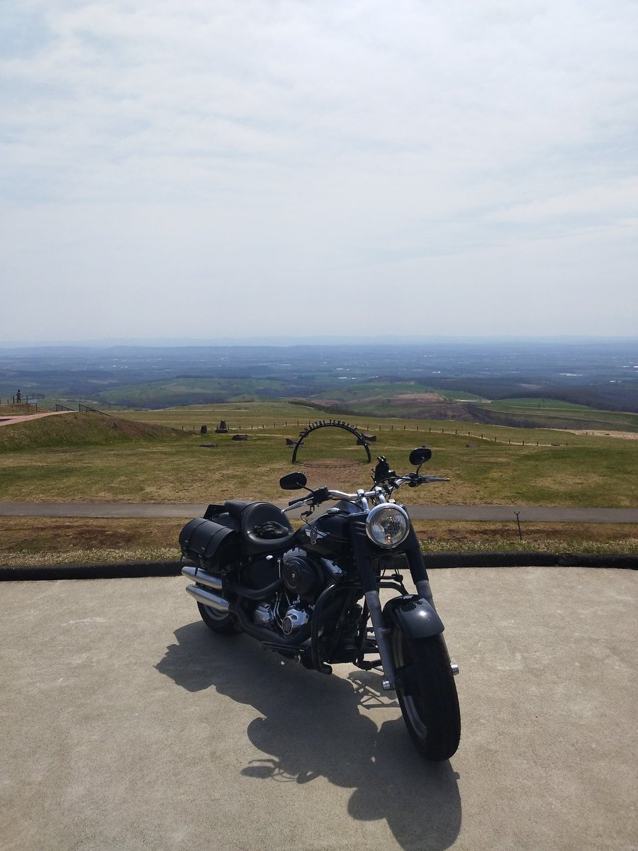 TTsaaan's tweet photo. #バイクと高みから絶景のかっこいい画像を貼ってね
皆さん、こんにちは☀
今シーズン初ナイタイ高原🏍
🐮ソフト🍦
足寄の高橋菓子店さんに寄り
本職パン🍞ゲットしました✨
外で食べる食パンも
なかなかオツなものです https://t.co/YxoL6A5hHp