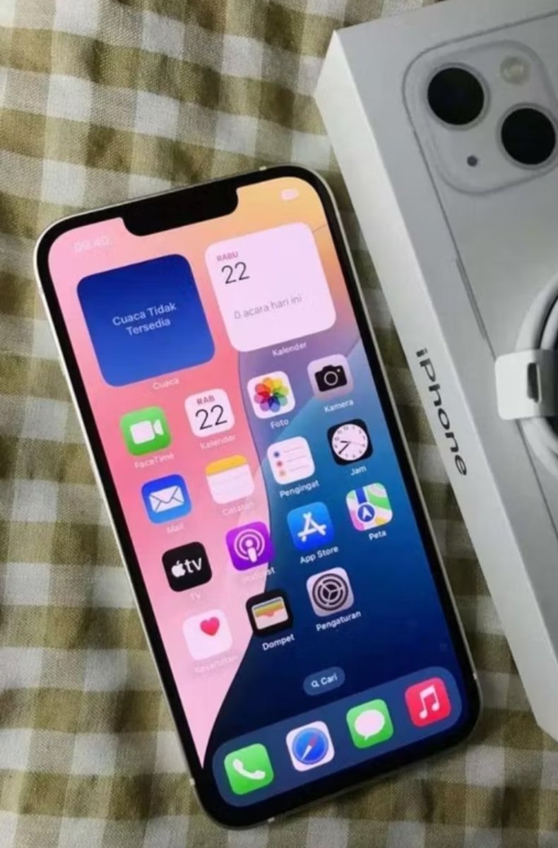 Raenan__'s tweet photo. Wts iphone 13 128Gb INTER LLA
Mulus ga ada minus, lengkap
Jaringan all operator 
Battery health 94% ori
Faceid on tt on camera jernihh 
Mau dijual cepat aja ya 4Jt net
Rekber shopee only trusted👇
https://t.co/KOxnLN5h5Y https://t.co/R8MikUsHPQ