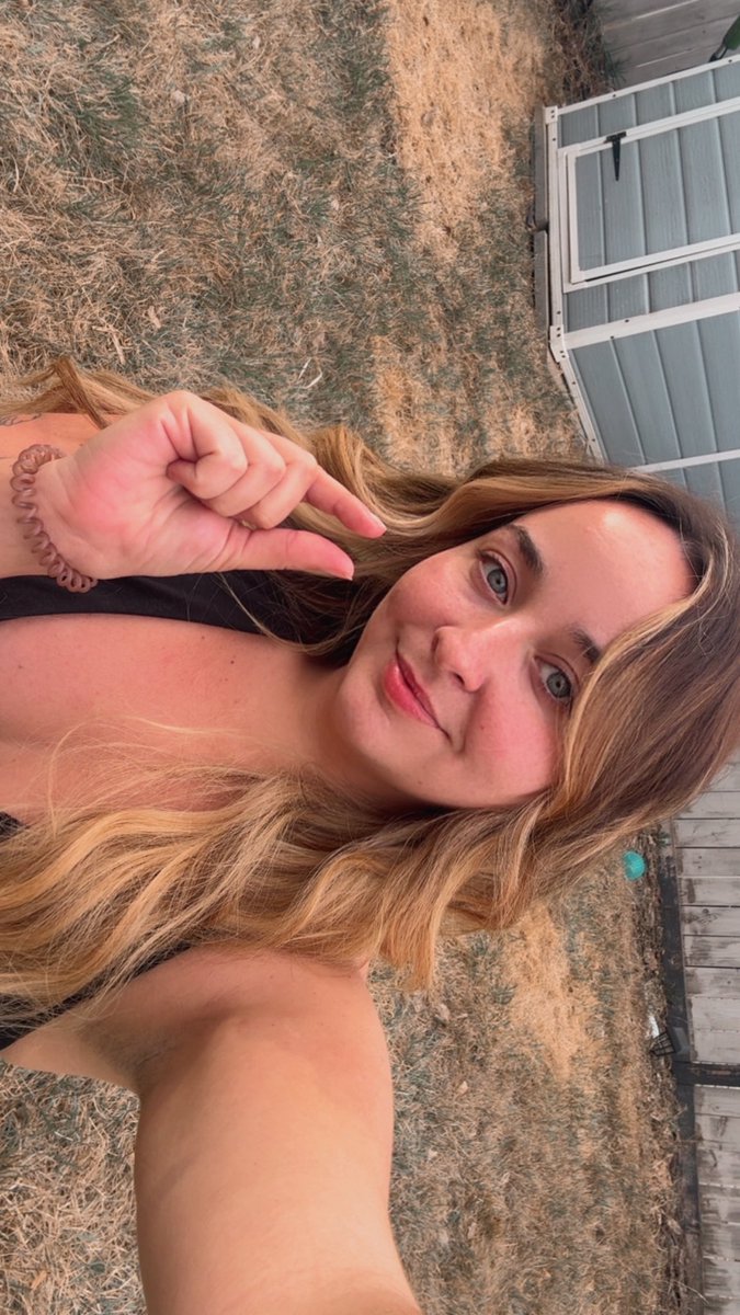 lucy lavender tweet media