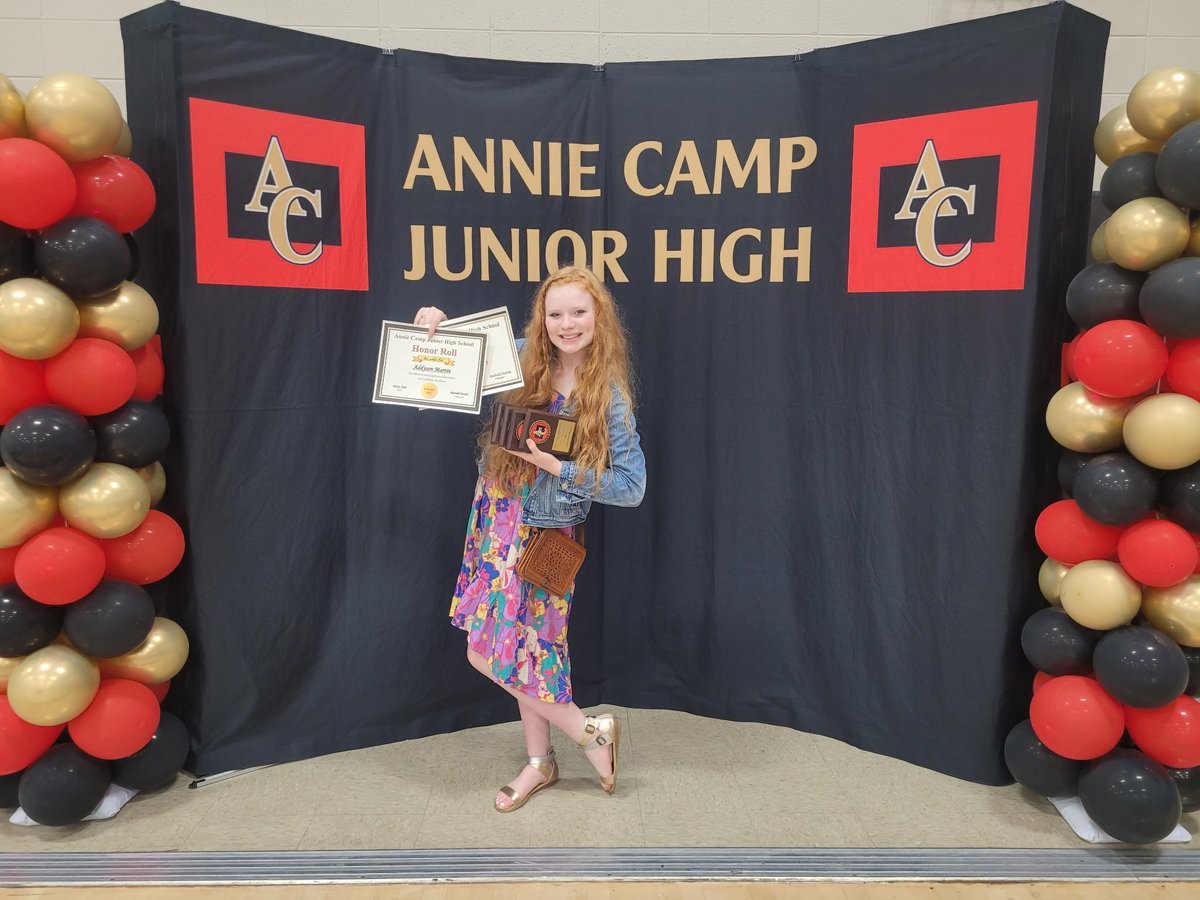 AddyBethMartin's tweet photo. Today was an amazing academic day! Our school recognized the top students in each class with special awards. The Top Student Award was given to the student with the highest overall grade, while the Outstanding Student Award honored the runner-up. And, they honored all A's!📚🍎🏆 https://t.co/1hWorSLlNk